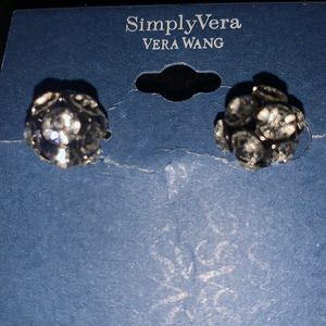 NWT VERA WANG EARRINGS Pierced